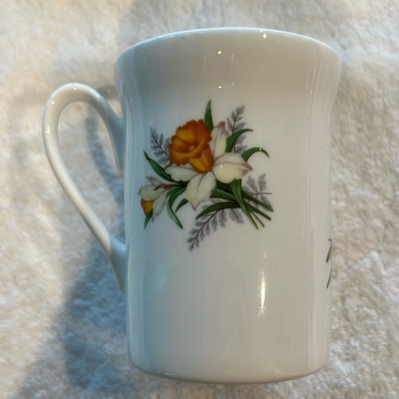 Beautiful small mug - Picture 2 of 3